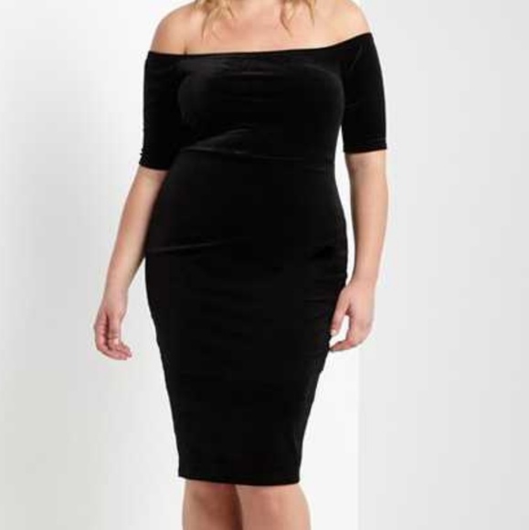 Plus Size Black Cold Shoulder Velvet Bodycon Dress - Picture 3 of 4